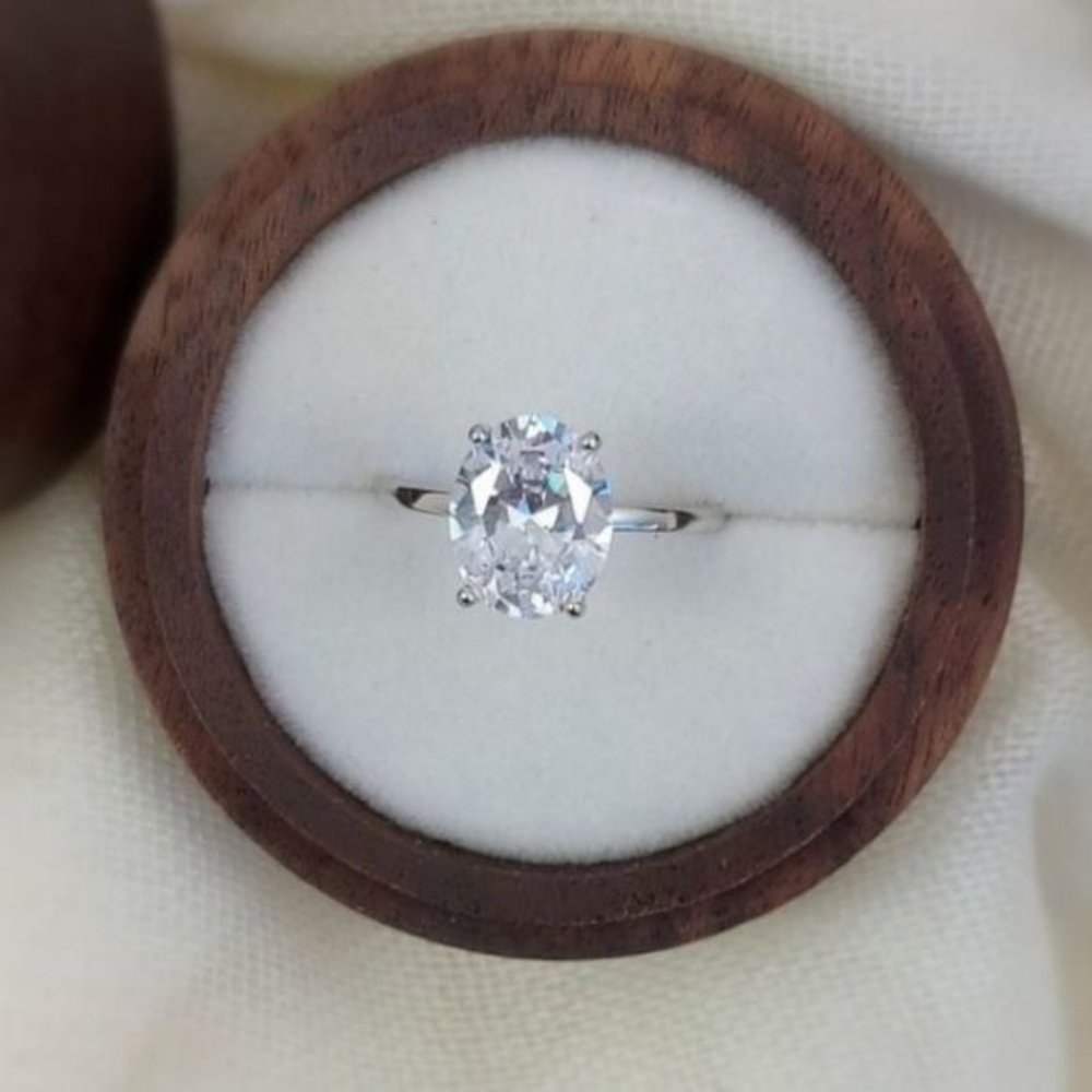 925?Silver Oval Cubic Zircon Engagement Ring